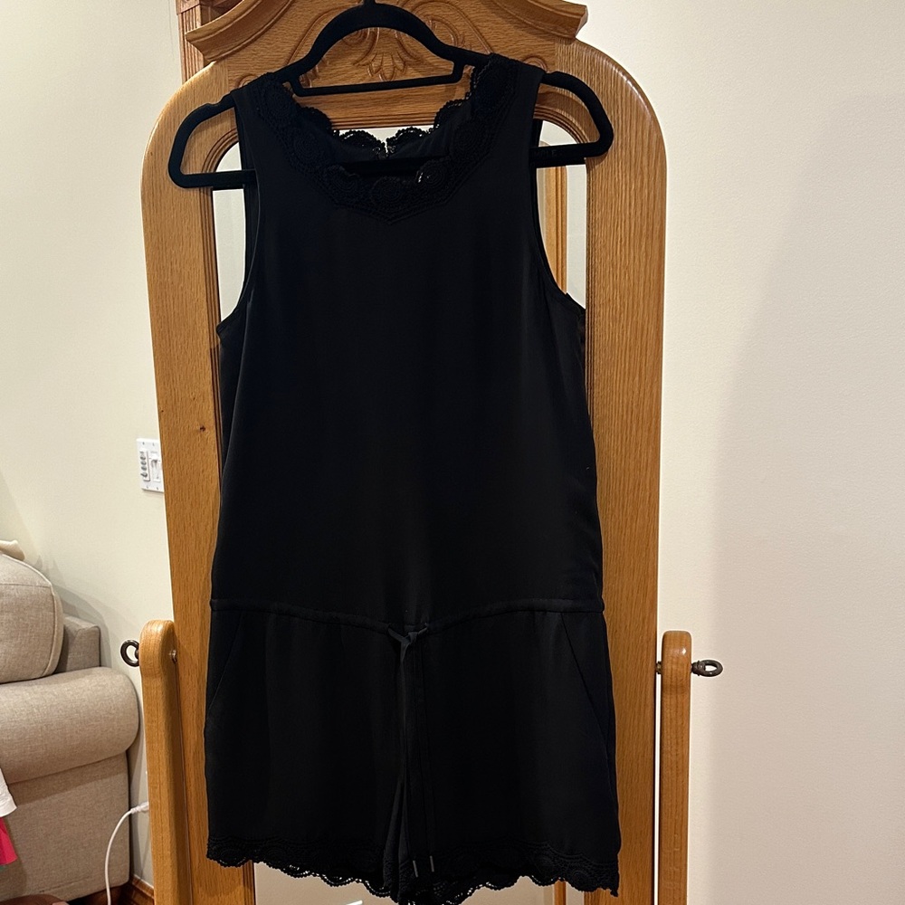 Joie Black Lace-Trim Sleeveless Drawstring Romper with pockets